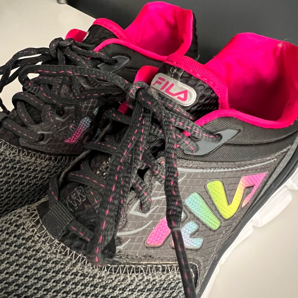Fila Women's Memory
Multiswift Running Shoe - Gray with Pink / Rainbow - Picture 3 of 13